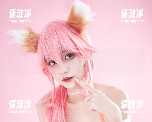 Azami的泳衣美图下载后，我也想去海边凹个造型，可惜我没有这腿……