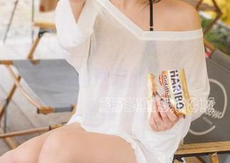 Bomi(普美)的图集：Bomi健身时的‘专注脸’让人想给她送吃的，看这肌肉，嗯…可是瘦不了！
