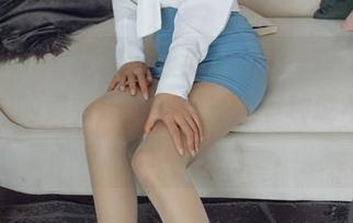 HuaYang花漾 – 校服加妲己_Toxic，照片里的美耍得恰到好处，有种说不出的韵味。