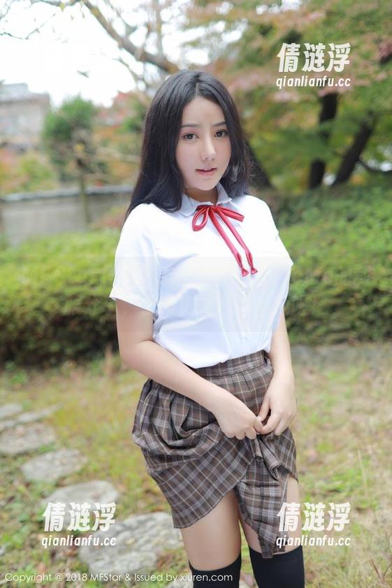 MFStar模范学院 - 看伊小七MoMo的制服分享，工作也能变得有趣喔！