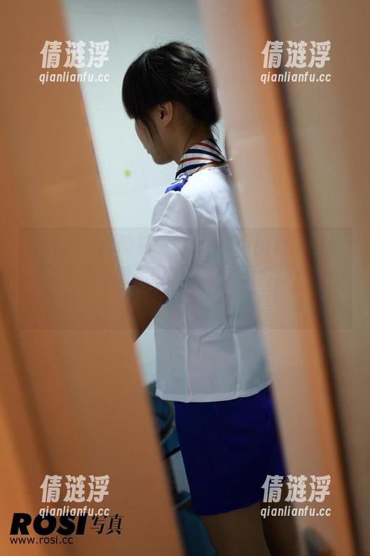 可怜啊，我的袜子们，ROSI的裸足图集已经无情地把你们抛下了，福利满分，心疼鞋子！