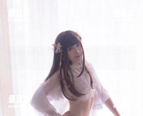 Sakiiii翎柒 眼镜forwhat?Sakiiii翎柒的作品,撩得我根本没法专心了。