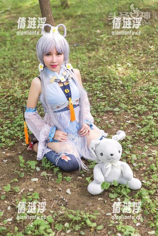 TouTiao头条女神 - 崔昭妍校服新作，图片里每个细节都让我停留》