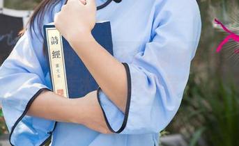 UGirls尤果网 – Mikka涵涵写真：寻找死库水的奇幻旅程！