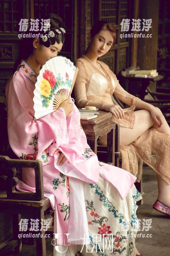 UGirls尤果网 - 网袜新玩法，谭晓彤的定制写真没让人失望！