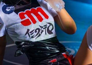 Umeko Jcos的岛风看起来真像个仙女,这得感谢高清的好相机。