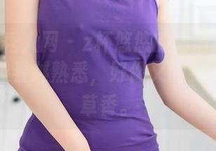 Xiuren秀人网 – z杯悠悠的高清校园照片，背景越看越熟悉，好像又闻到了操场的草香。