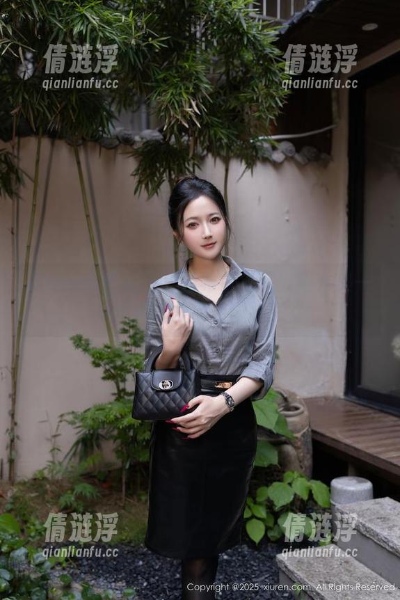 Xiuren秀人网 - 西希白兔的自拍合集——又被这位博主圈粉了！