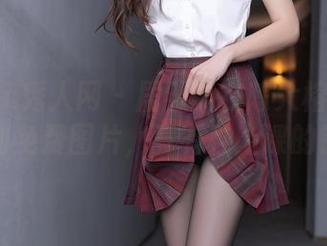 Xiuren秀人网 – 居然能在陈大榕的教室里找到免费图片，竟有种上课的错觉？