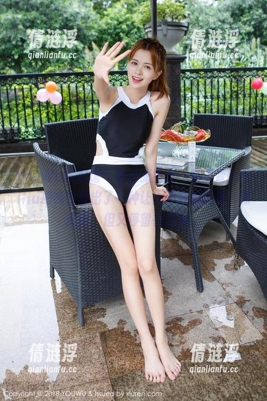 YouWu尤物馆-陆萱萱Cecilia YouWu尤物馆 - 看这张图片,陆萱萱Cecilia把纯白穿出了一种让人不舒服的美,像透彻,但又停留在边缘。