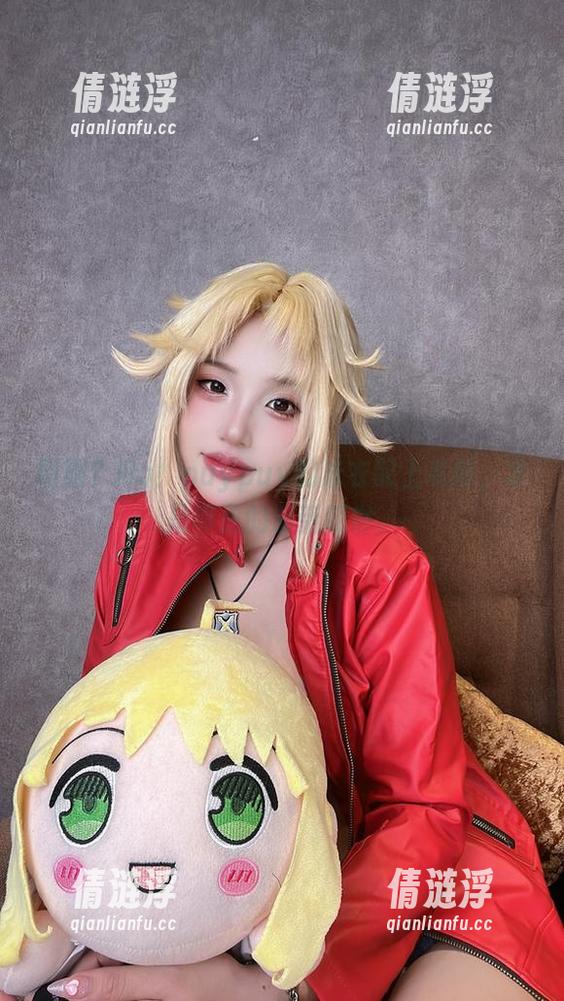 制服？No！puypuy的泳衣配上私拍，才是真正的清新脱俗。