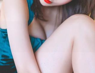 w黑米粥w这套睡衣，还真让人想到一大堆懒洋洋的日子。