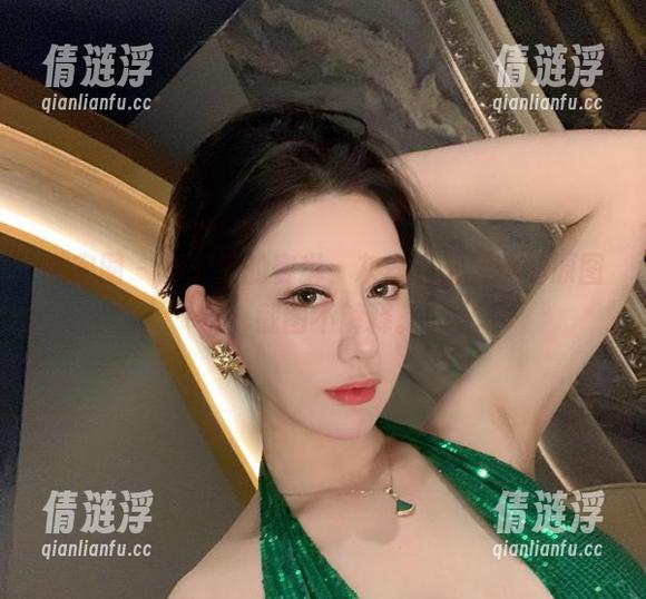 微密圈 - 不爱笑的赛琳，灰丝直击灵魂的原图，截图不解释。