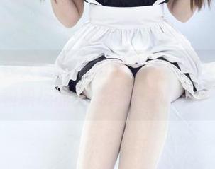 丽柜 – 在文静的私拍图集里，职女的魅惑和职场的无奈哪个更真实？