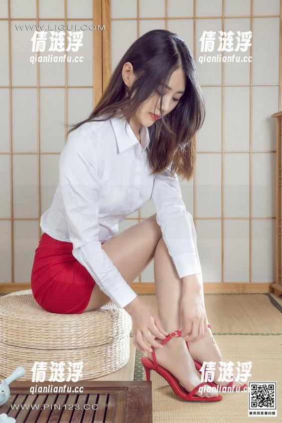 丽柜 - 来！免费的王炜炜校服图包，穿上立马回到青春期！