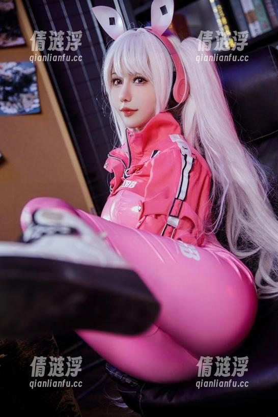 仙女月 说实话,仙女月这次的赛博高清作品集,确实有点让人难以招架。