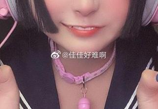 佳佳好难啊与婚纱定制，随便一张图片都是秋天的诗意。