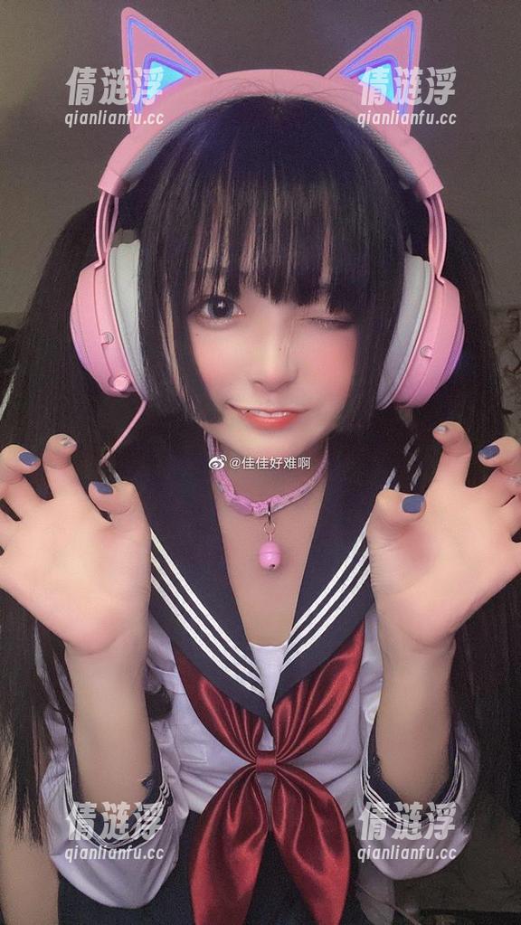 佳佳好难啊与婚纱定制，随便一张图片都是秋天的诗意。