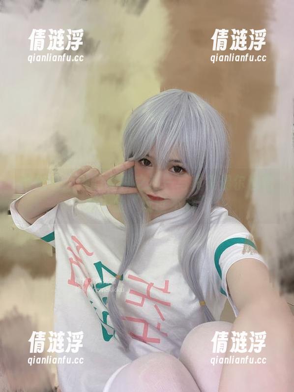倦倦喵：她的女神之道—写真集偶尔也需要一丝“玩世不恭”