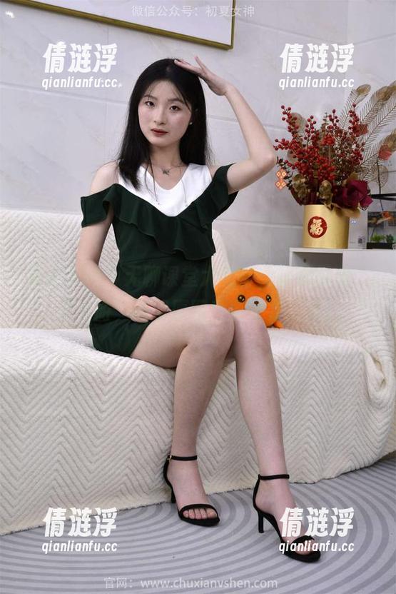 初夏女神 - 无聊课堂大变身，柒柒带来“教室游”免费原图！要不要积分？