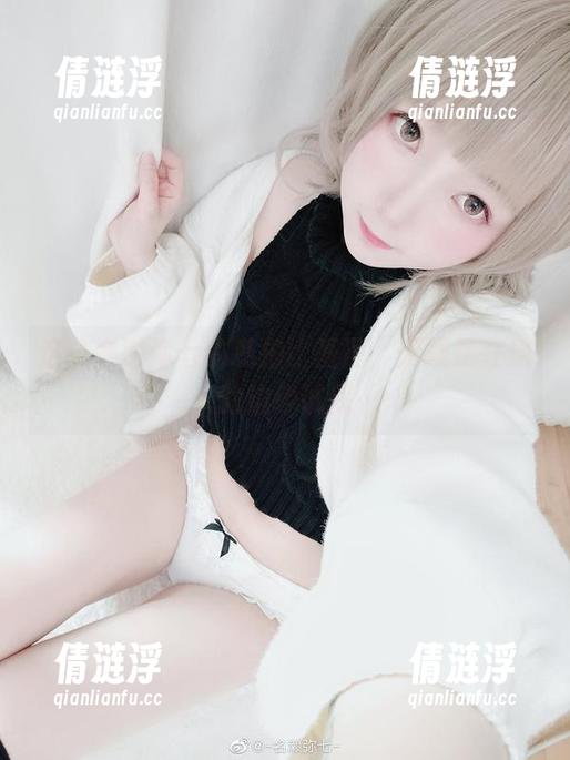 这位名濑弥七的私拍比基尼，无疑是在撩人的边缘试探…