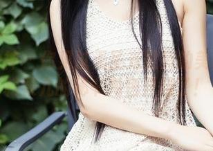 头条女神 – 你见过无圣光照亮的美图吗？松果儿的秘书角色开挂了！