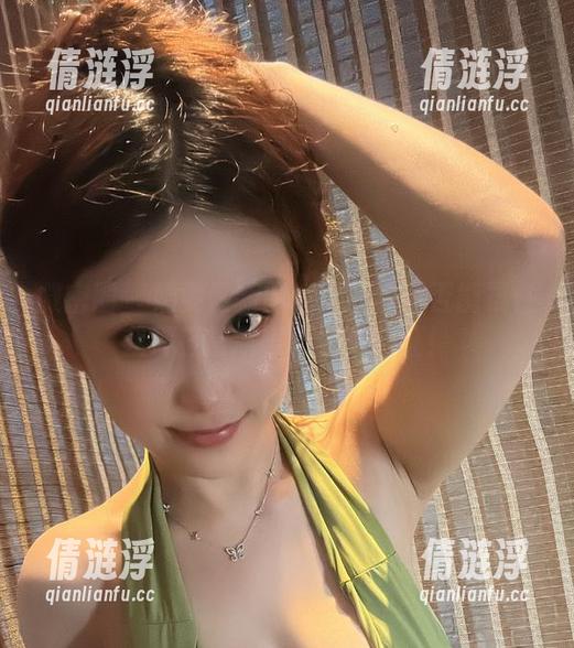 微密圈 - 奶雯最新图包：皮衣是否能罩住我那日常尬舞？快来见证！