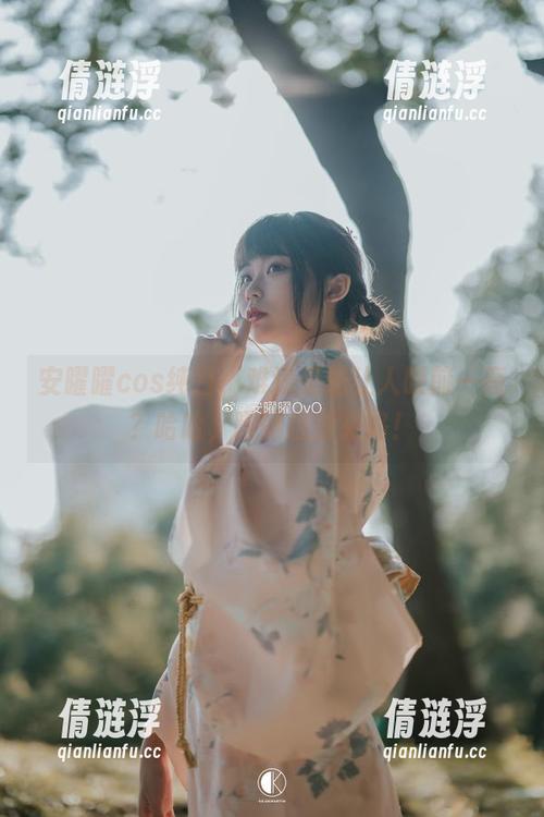 安曜曜cos纯白，难道是想让人眼前一亮？哈哈，瞪眼症要来咯！
