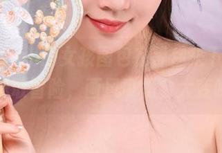 年年Nnian的女孩图包在等你来下载，只要你敢冒险，画风可是会大变哟！