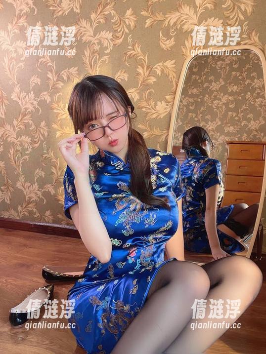 微密圈 - 照片中的张思允nice配上灰丝，是种简单却深刻的气息，跟你说啊，不能理解太正常。