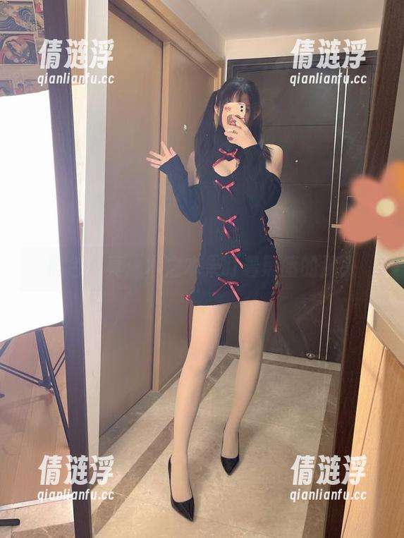 木之本果 黑色写真:木之本果盯着黑暗的那头