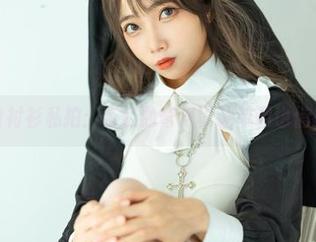 白衬衫私拍：杏仁曲奇何以让单调也俏皮