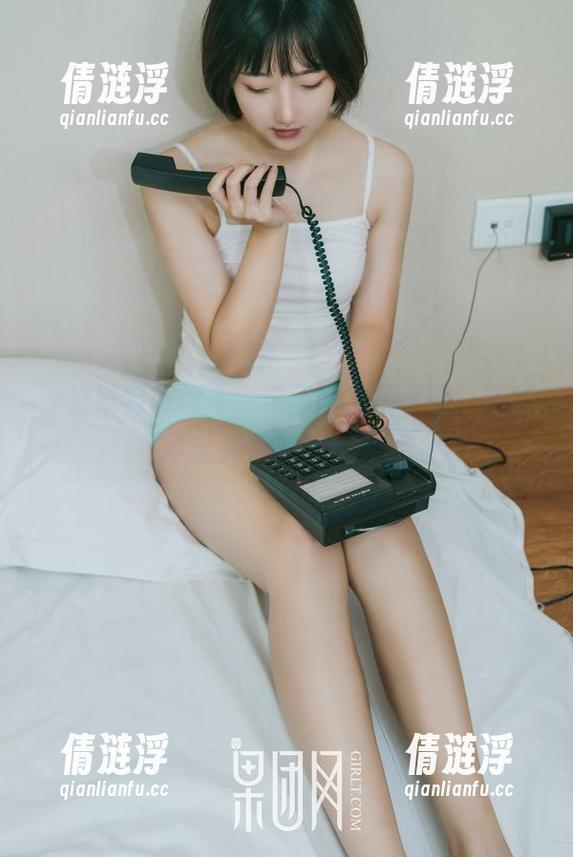 果团网 冷艳妖姬带你飞,果团网私拍图集:随时可能掉色的冷美人。