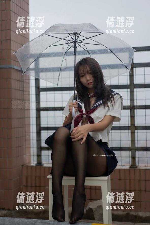 柒柒要乖哦的睡衣写真，精选一组，随意的感觉，真有趣。