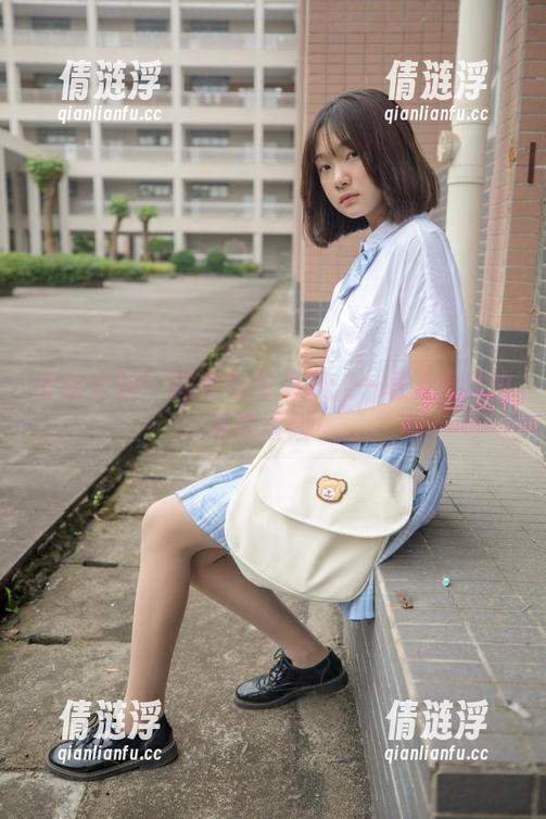梦丝女神 - 睡衣与花月舞：一场无意识的写真冒险！