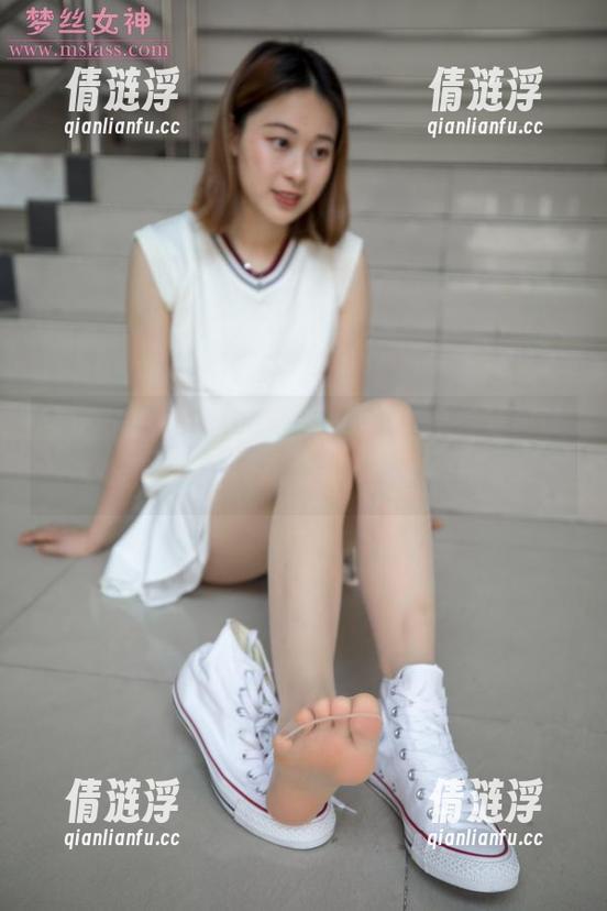 梦丝女神 - 办公室原图，这真是香萱一人演绎了“office”二字的极致定义！