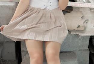 梦丝女神 – 魏婷婷的粉色套图，让我意识到，原来甜腻可以是个选择。