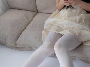 森萝财团图包：白丝嫩厨娘的专属秘笈——饭虽好吃，但我更想试试你！