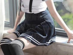 模范学院 – 任莹樱新作“女神”，原图看完让我深思，要不要也试试那种放松的姿势？