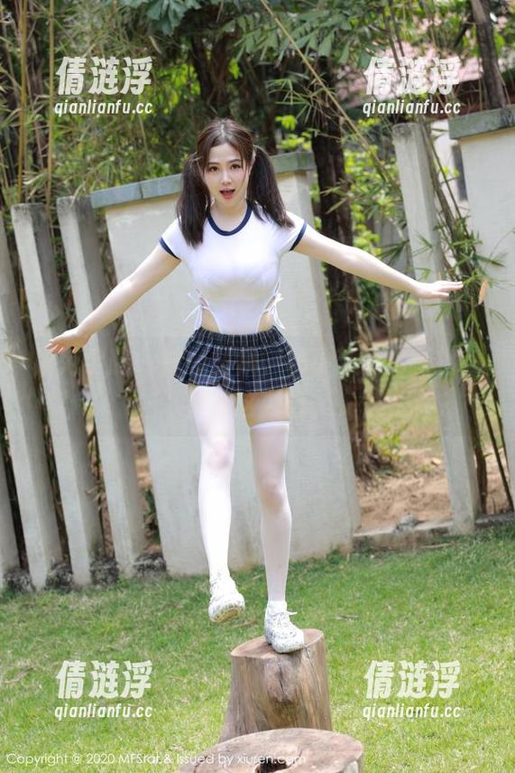 模范学院-林小艺 模范学院 - 妹妹图集,林小艺又出新招,看看这姿势。