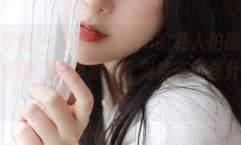 模范学院 – 艾莉Evelyn的私人拍摄：一组秘书的“工作照”，到底在忙些什么呢？