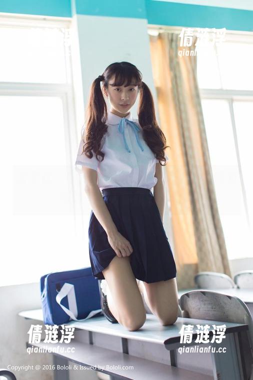 波萝社-柳侑绮 波萝社 - 牛仔裤图包分享,带着柳侑绮的味道,浸入你我的日常。