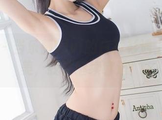爱蜜社 – 当乐薇Vivi的白衬衫遇上我的审美，我要继续窘迫！
