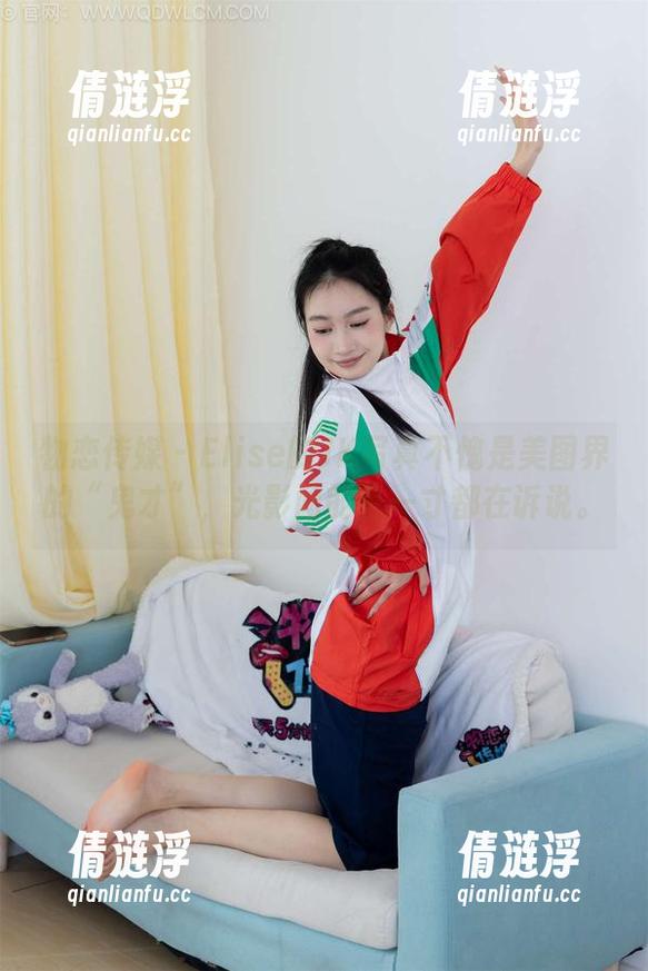 物恋传媒 - Elise的JK写真不愧是美图界的“鬼才”，光影间的每一寸都在诉说。