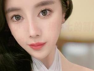 微密圈 – 别小看呢，猪小七的制服美图更新也能撩到我的心！