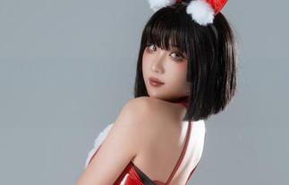 见识下瓦斯塔亚小龙虾的私拍少女，原图分分钟戳到心！