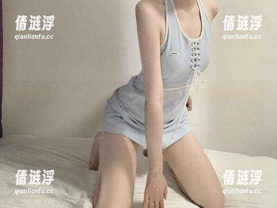 微密圈 - 相扑猫的美脚写真集，下载后你会想立刻去找一个沙发躺下！