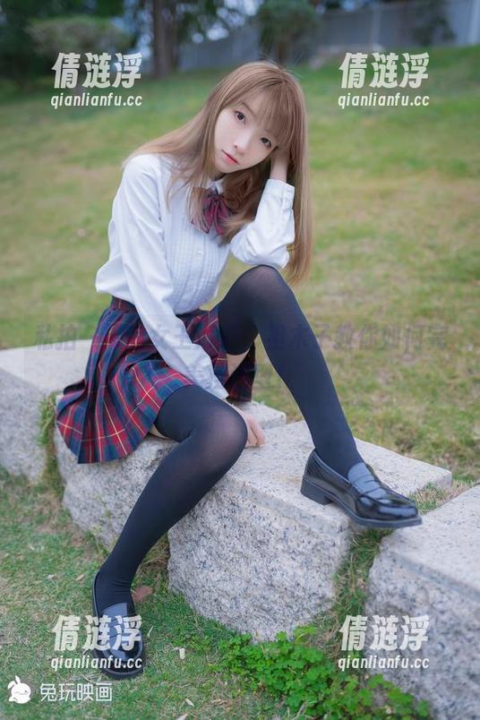 私拍一族的女王风范，祖木子教你如何完美摆造型！