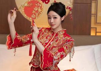 秀人网 – 原图再现：利世的红裙，让人想在街上空气中旋转！