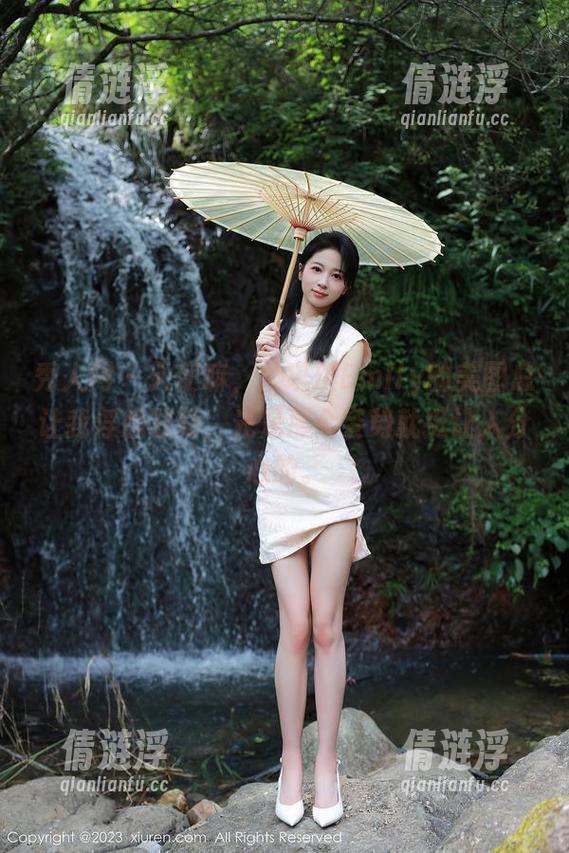 秀人网 - 天使嘛，大琪琪Emily的美图总让我浮想联翩，光是那个姿势就挺让人分心的。